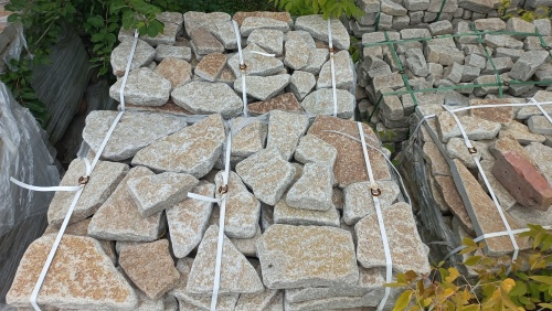 Плитняк гранитный галтованный купить в Трёхгорном