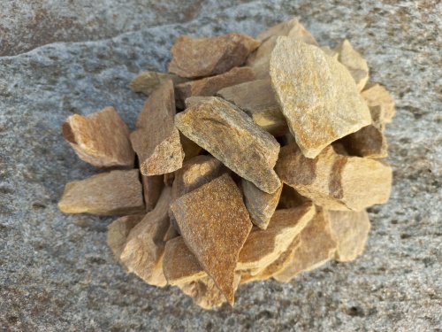 Златолит жёлтый декоративная каменная крошка купить в Трёхгорном