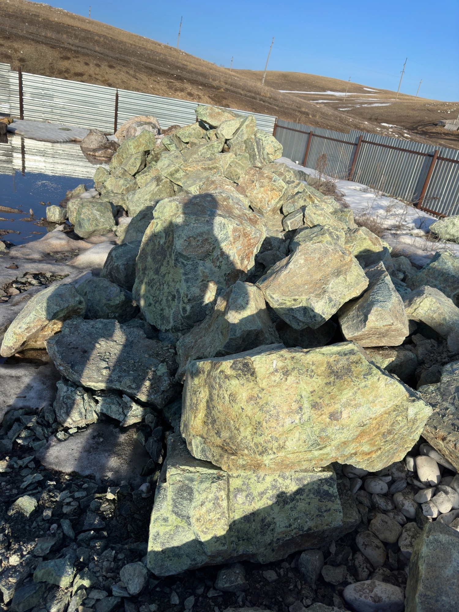 Камни для ландшафтного дизайна зелёные 10-60 килограмм купить в Трёхгорном