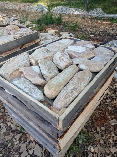 Златолит жёлтый, жёлто-зелёный глыбки и валуны для ланшафтного дизайна купить в Трёхгорном