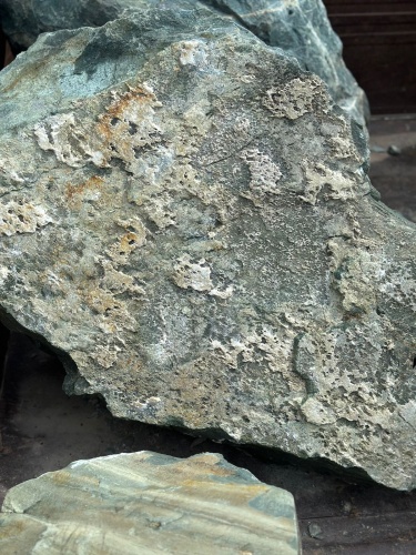 Ландшафтные глыбы зелёные 200-500 килограмм купить в Трёхгорном