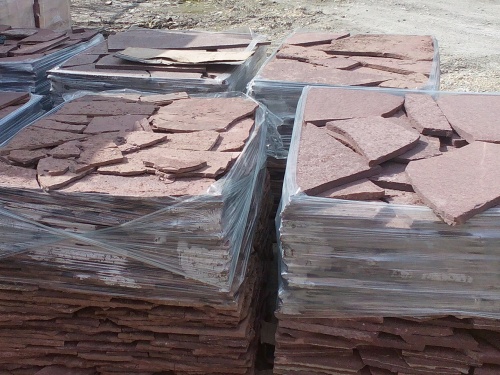 Плитняк лемезит бордовый для облицовки цоколя 20-25 мм  купить в Трёхгорном