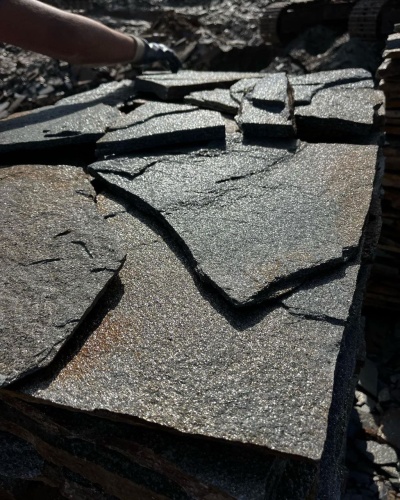 Плитняк златолит серебристый для фасада купить в Трёхгорном